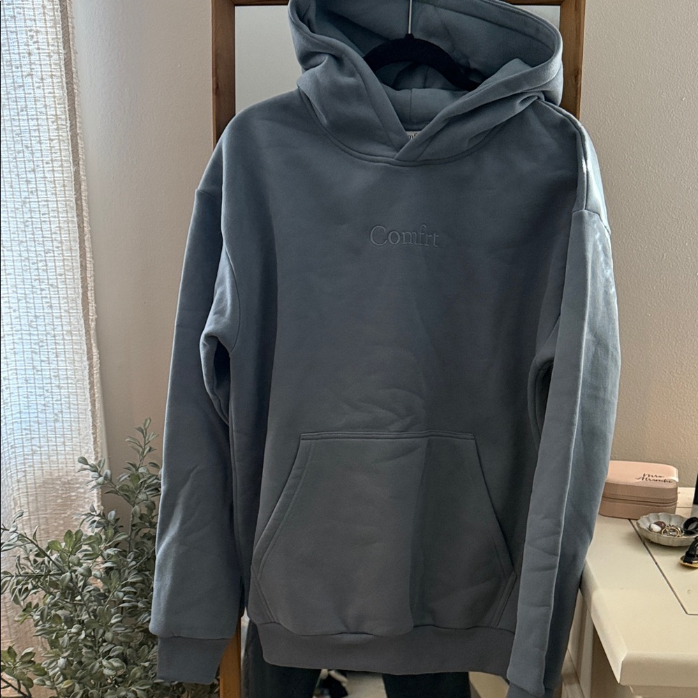 Comfrt sweatshirt